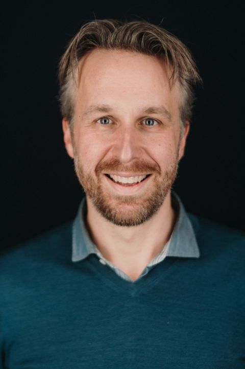 MartijnWinkler_headshot_front_color.jpg